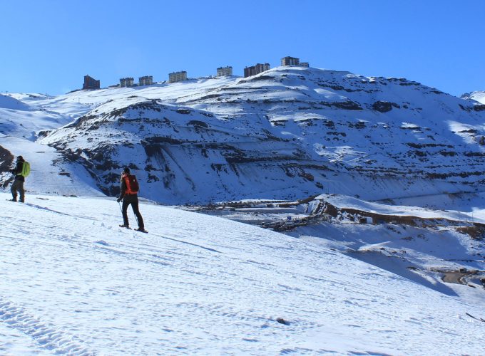 Experiencias de rando / randonnée en la Cordillera de los Andes. Ski touring trips in the Andes Mountains.