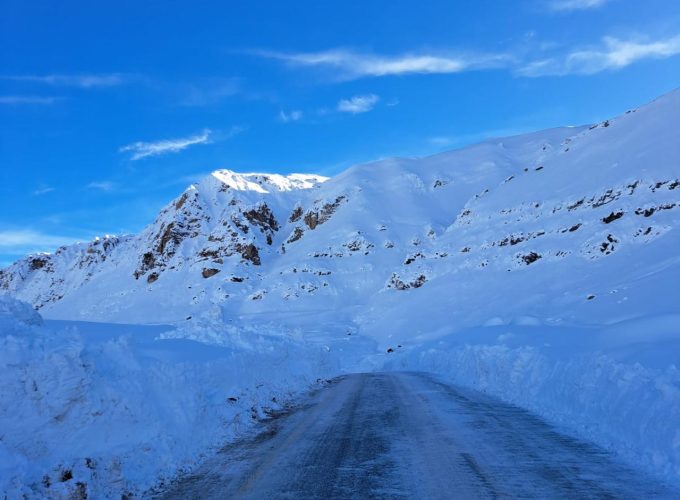 Experiencias de rando / randonnée en la Cordillera de los Andes. Ski touring trips in the Andes Mountains.